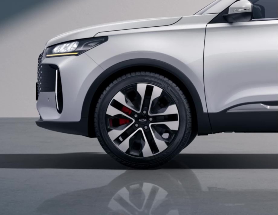 18-inch Wheels with Red Brake Calipers